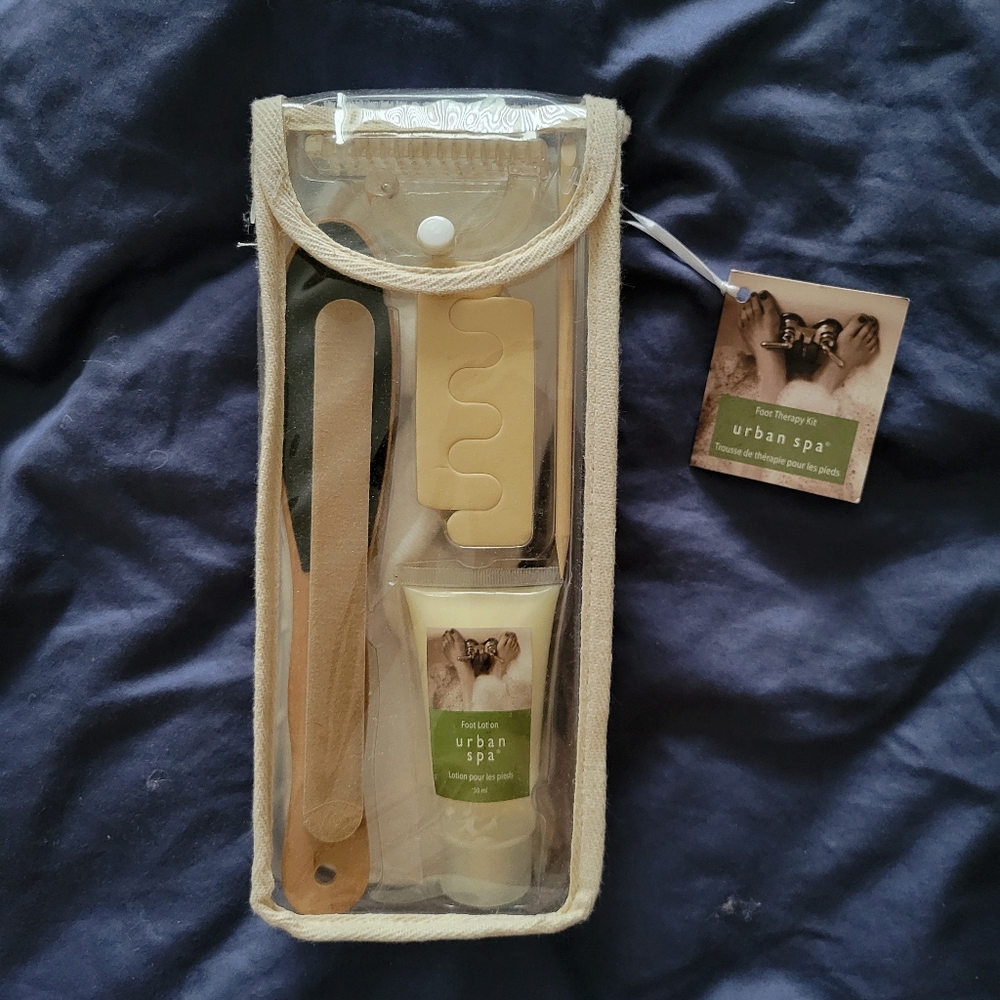 Urban Outfitters Beige Foot Care Kit – Women’s Skincare Tools